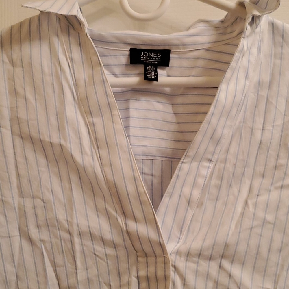 Jones New York Blue and white stripped blouse - Picture 2 of 6